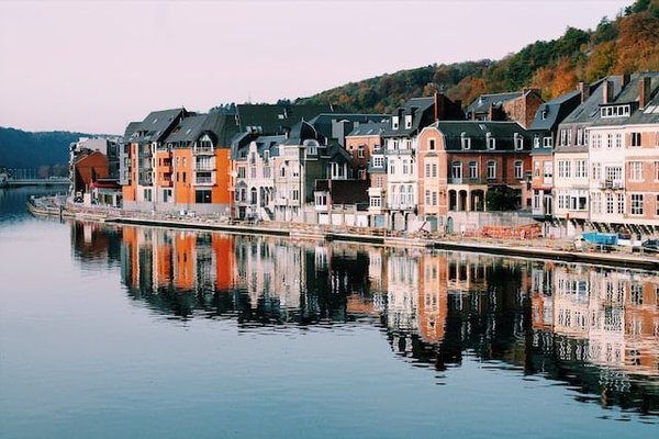 Découvrir la Belgique : Incontournables, saveurs locales et astuces pour un voyage mémorable