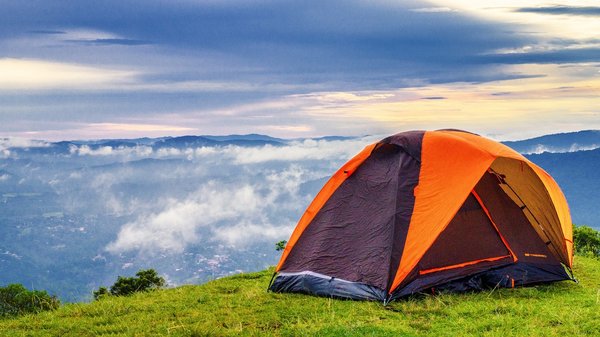 Pourquoi le camping des Gorges de l'Aveyron est-il le choix idéal pour les amoureux de la nature ?